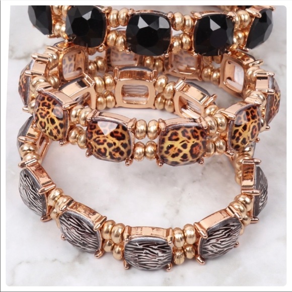 Private Label Jewelry - NWT ZEBRA 🦓 PRINT STRETCH BRACELET